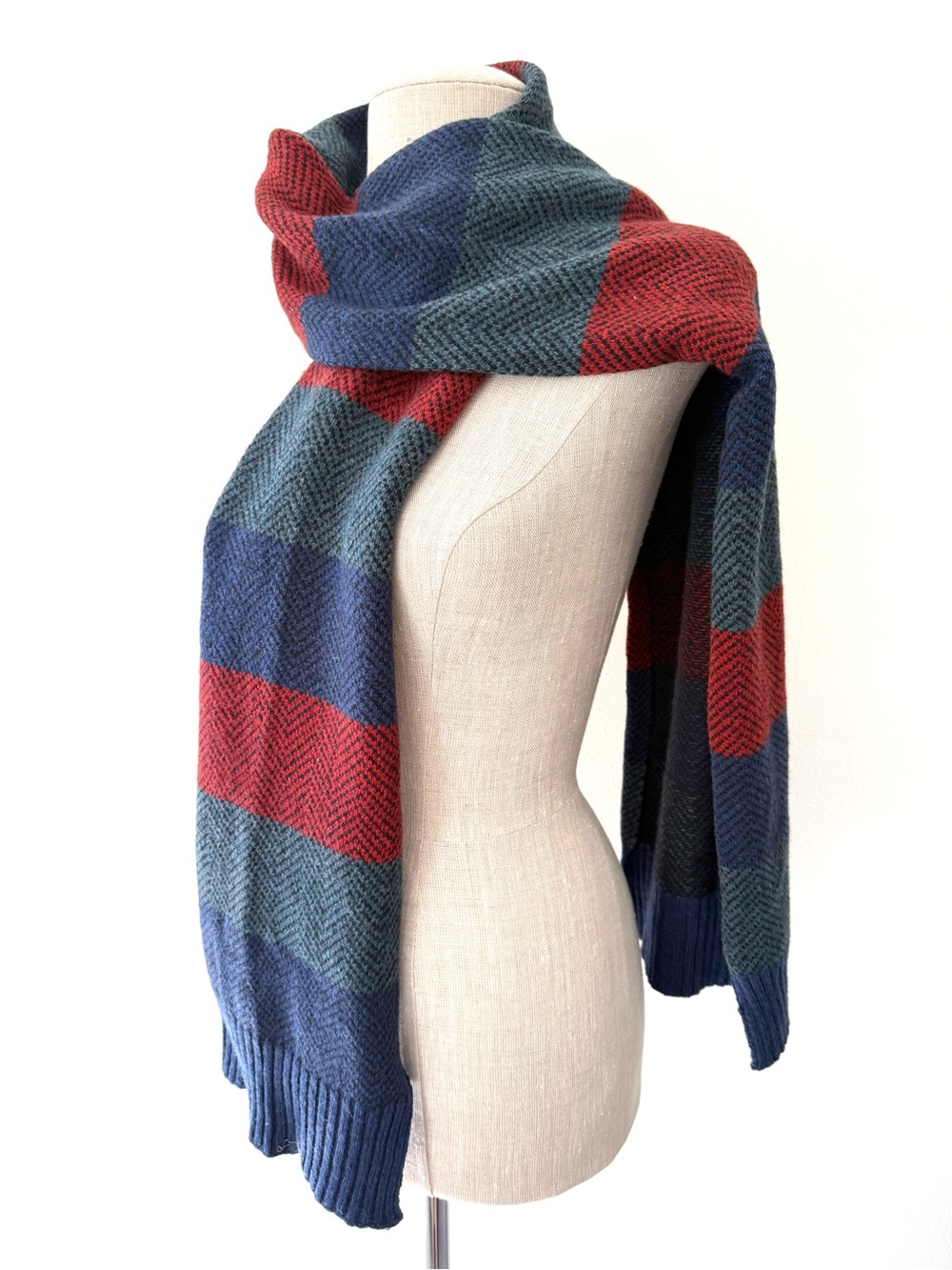 GAP Vintage Wool Blend Herringbone Block Stripe Scarf Navy Red Green Unisex EUC